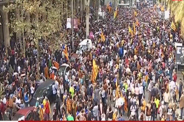 پارلمان «کاتالونیا» به استقلال از اسپانیا رأی داد