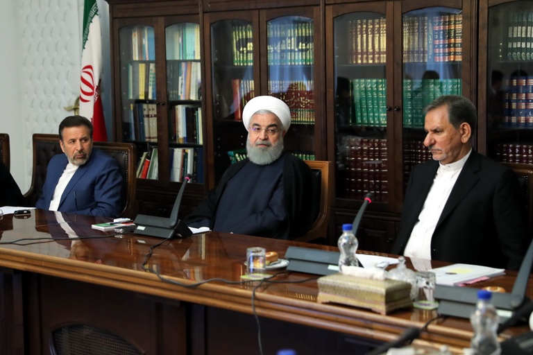 روحانی : سیاست اخیر ارزی دولت برای کاهش نگرانی مردم، تولیدکنندگان و فعالان اقتصادی است